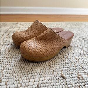 Universal Thread Tan Woven Mules